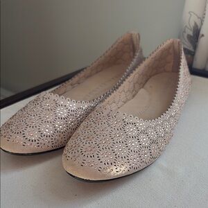 New Athena Alexander Beige  Laser-Cut Ballet Flats. Size 10